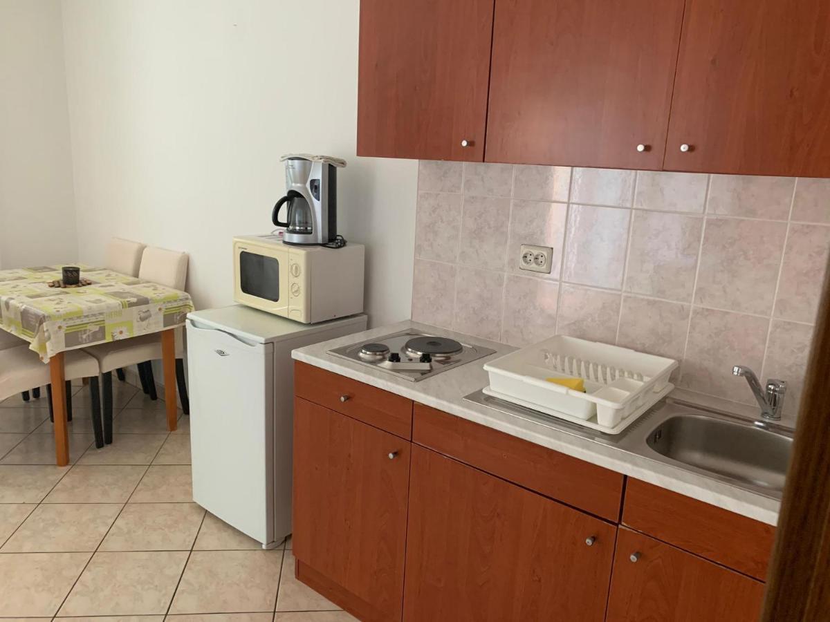 Sobe I Apartmani Til Crikvenica Esterno foto