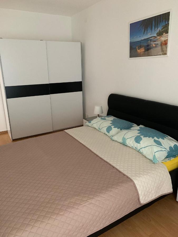 Sobe I Apartmani Til Crikvenica Esterno foto
